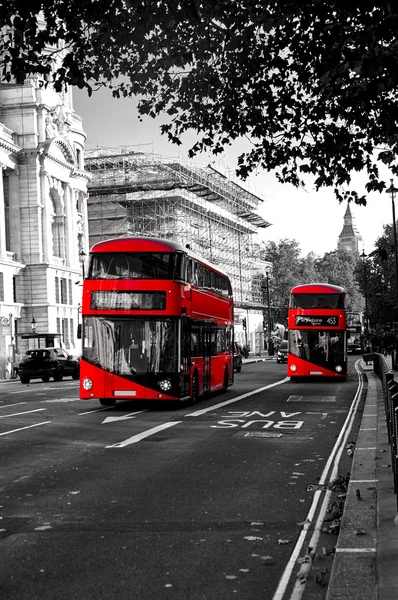 London / Nagy-Britannia / szeptember 2015 / London piros busz — Stock Fotó