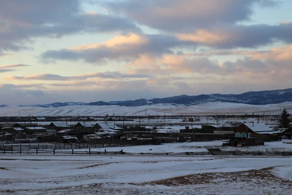 Winter Village Snow Scenic Krajobraz Widok Zachód Słońca Świt Jasnoniebieskie — Zdjęcie stockowe