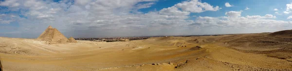 Панорама Великих Пирамид Гизы Египет — стоковое фото