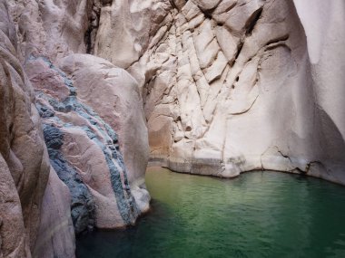 Renkli Dilekwashi Kanyonu - Ras Şeytan Nuweiba - Muhteşem Mısır 'ı Keşfediyor