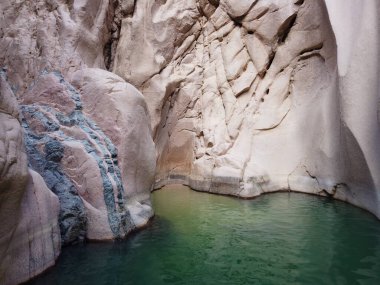 Renkli Dilekwashi Kanyonu - Ras Şeytan Nuweiba - Muhteşem Mısır 'ı Keşfediyor
