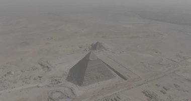 Apple ProRes 422 HQ 4k DCI biçiminde Mavic 3 Cine ile yakalanan Mısır piramitlerini gösteren hava görüntülerinde şaşırtıcı video netliği ve detayı için yüksek kalitede sıkıştırılmamış MOV yer almaktadır..