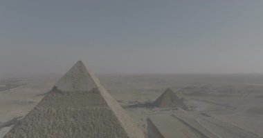 Mavic 3 Cine 'ın Apple ProRes 422 HQ 4k DCI' de yakaladığı Mısır piramitlerinin hava görüntüsünü deneyin. Bu ikonik simgenin yüksek kalitede sıkıştırılmamış MOV görüntülerini sunar..