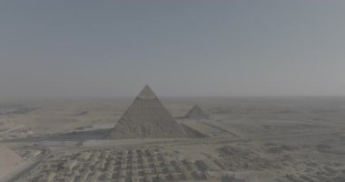 Mavic 3 Cine tarafından Apple ProRes 422 HQ formatında yakalanan Mısır piramitlerinin hava görüntüleri. Bu çarpıcı 4K sıkıştırılmamış MOV antik yapıların ihtişamını güzel bir şekilde gösteriyor..