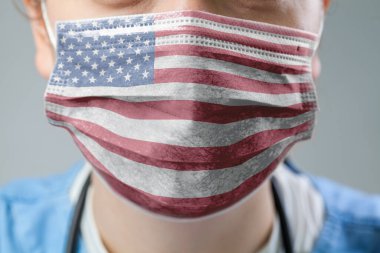 Koruyucu tıbbi maske takan doktor, Amerika Birleşik Devletleri bayrağı, COVID-19 Coronavirus salgını salgını, küresel korona virüsü salgını, ABD sağlık sistemi çizim konsepti