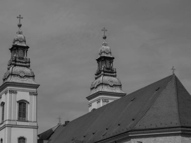 Tuna nehrinin oradaki Budapeşte şehri.