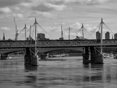 Londra Thames nehrinde