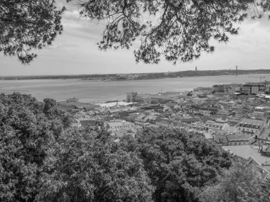 Lizbon, Portekiz 'deki tagus nehrinde.