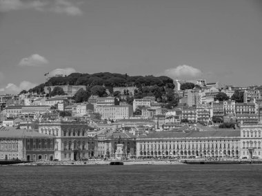 Lizbon, Portekiz 'deki tagus nehrinde.