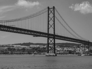 Lizbon, Portekiz 'deki tagus nehrinde.