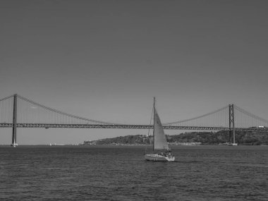 Lizbon, Portekiz 'deki tagus nehrinde.