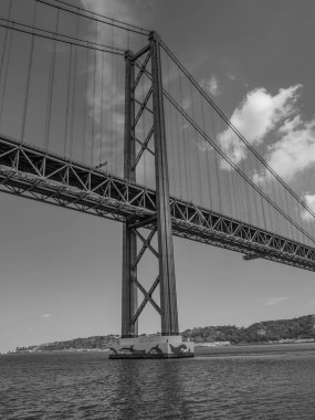 Lizbon, Portekiz 'deki tagus nehrinde.