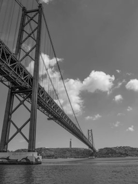 Lizbon, Portekiz 'deki tagus nehrinde.