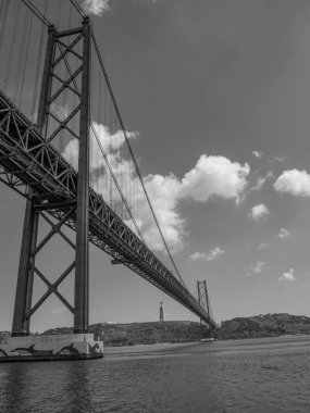 Lizbon, Portekiz 'deki tagus nehrinde.