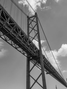 Lizbon, Portekiz 'deki tagus nehrinde.