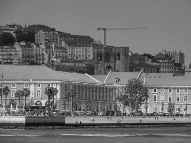 Lizbon, Portekiz 'deki tagus nehrinde.