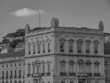 Lizbon, Portekiz 'deki tagus nehrinde.