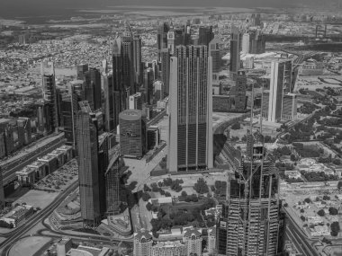 Abu dhabi ve Dubai 'de.