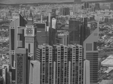 Abu dhabi ve Dubai 'de.