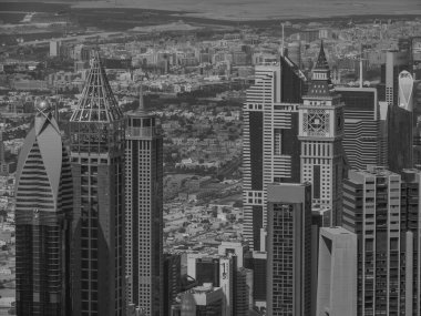 Abu dhabi ve Dubai 'de.