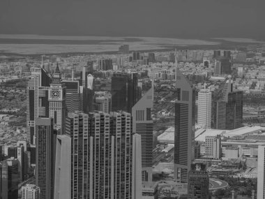 Abu dhabi ve Dubai 'de.