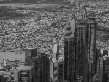 Abu dhabi ve Dubai 'de.