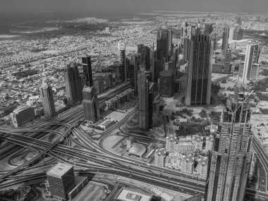 Abu dhabi ve Dubai 'de.