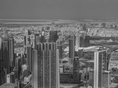 Abu dhabi ve Dubai 'de.