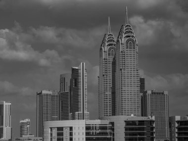 Abu dhabi ve Dubai 'de.