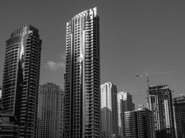 Abu dhabi ve Dubai 'de.