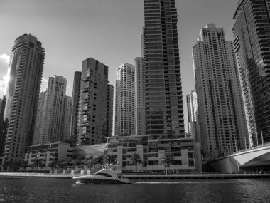 Abu dhabi ve Dubai 'de.