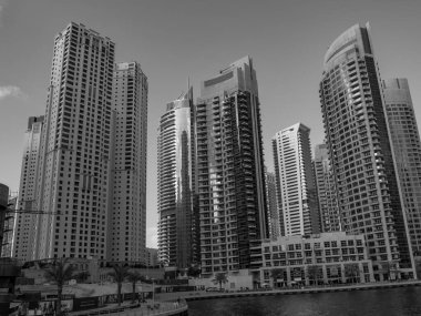 Abu dhabi ve Dubai 'de.