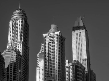 Abu dhabi ve Dubai 'de.