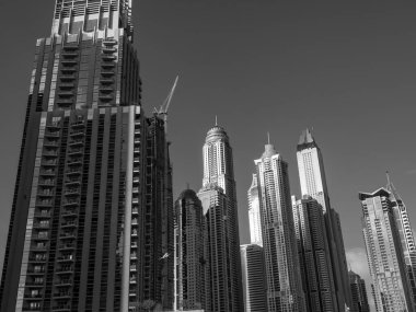 Abu dhabi ve Dubai 'de.