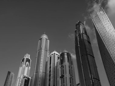 Abu dhabi ve Dubai 'de.