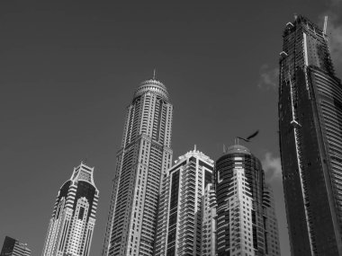 Abu dhabi ve Dubai 'de.