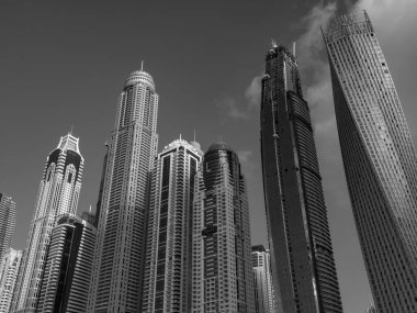 Abu dhabi ve Dubai 'de.