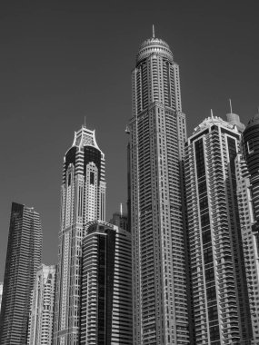 Abu dhabi ve Dubai 'de.