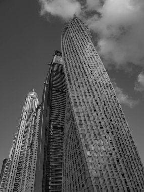 Abu dhabi ve Dubai 'de.