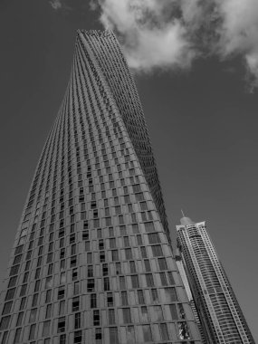 Abu dhabi ve Dubai 'de.