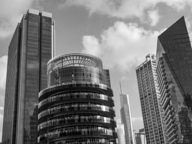 Abu dhabi ve Dubai 'de.