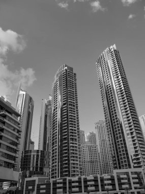 Abu dhabi ve Dubai 'de.