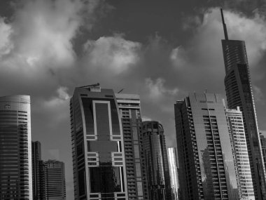 Abu dhabi ve Dubai 'de.