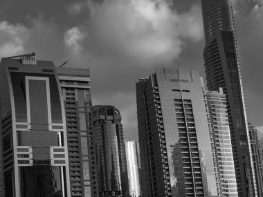 Abu dhabi ve Dubai 'de.