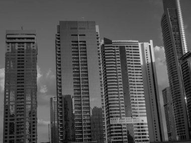 Abu dhabi ve Dubai 'de.