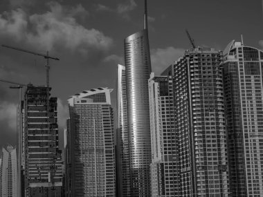 Abu dhabi ve Dubai 'de.