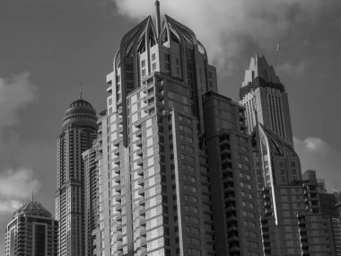 Abu dhabi ve Dubai 'de.