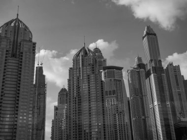 Abu dhabi ve Dubai 'de.