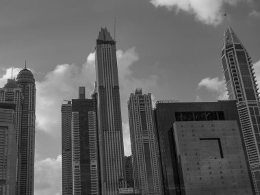 Abu dhabi ve Dubai 'de.