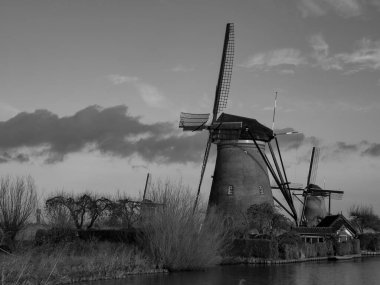 Hollanda 'daki Dordrecht ve Haarlem şehirleri